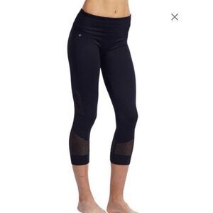 Nux Shapewear Perforated Capri Stretch Compression Tights Legging Mid-Rise Black